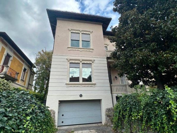 casa indipendente in affitto a Varese in zona Casbeno