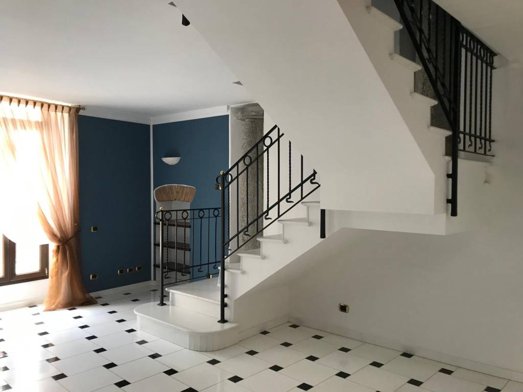 appartamento in affitto a Varese in zona Biumo