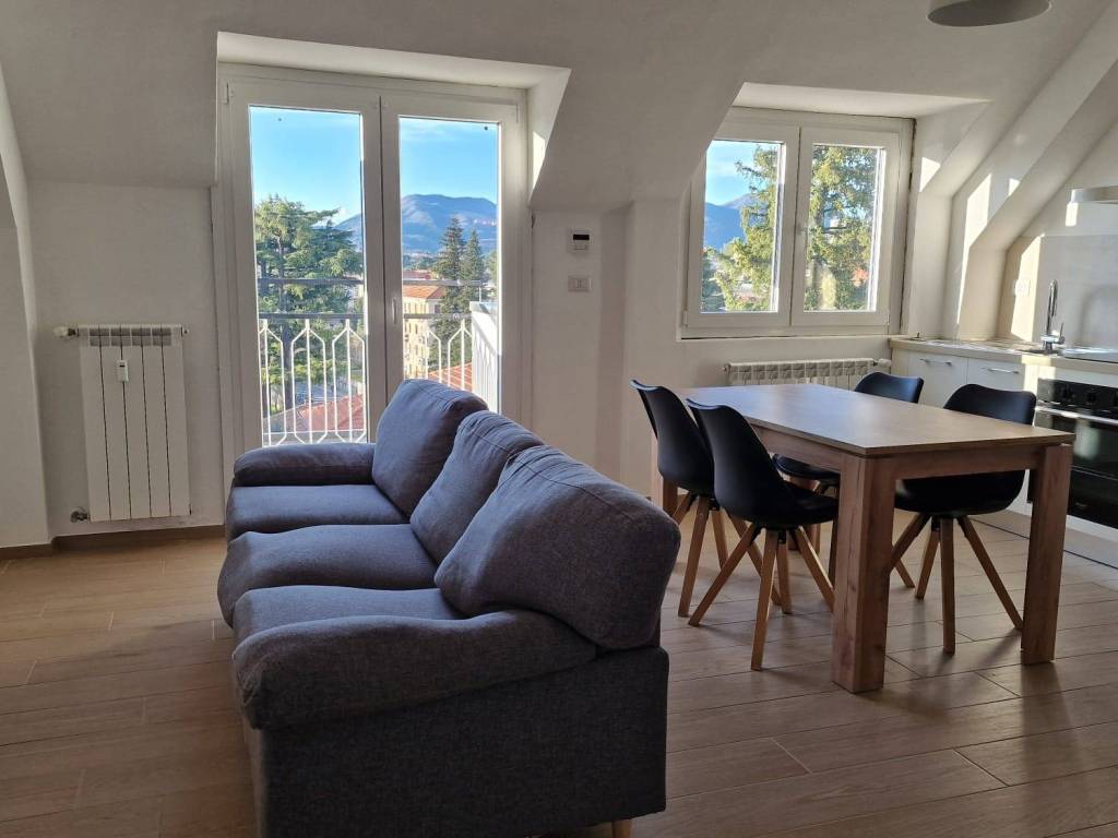 appartamento in affitto a Varese in zona Giubiano