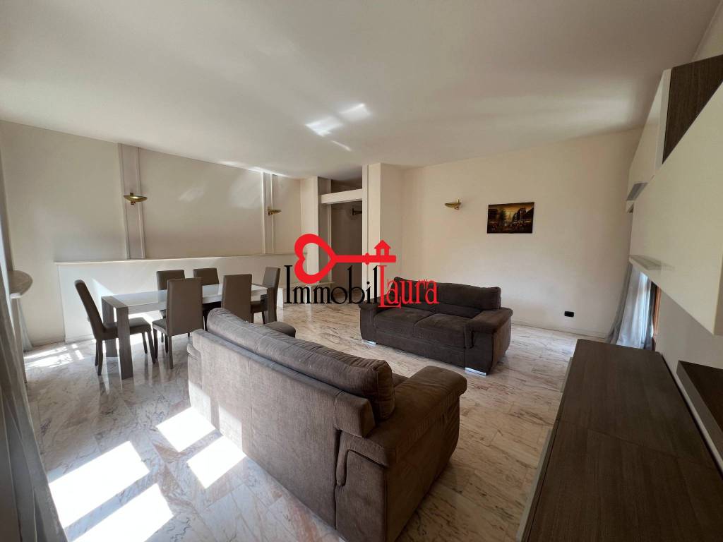 appartamento in affitto a Varese in zona Centro Città