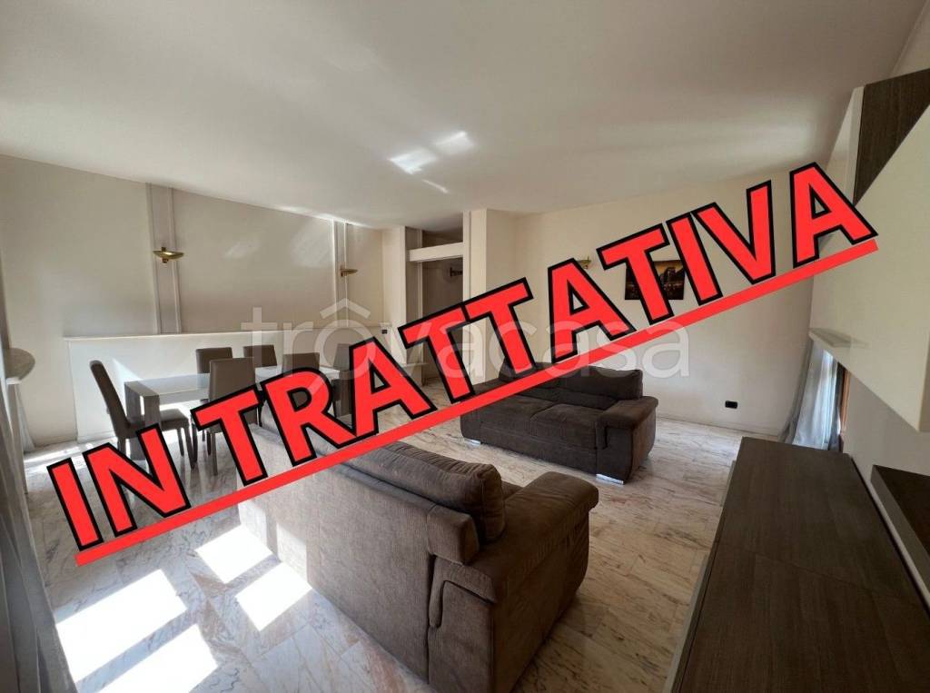 appartamento in affitto a Varese in zona Centro Città