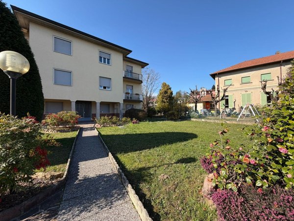 appartamento in affitto a Varese in zona Lissago
