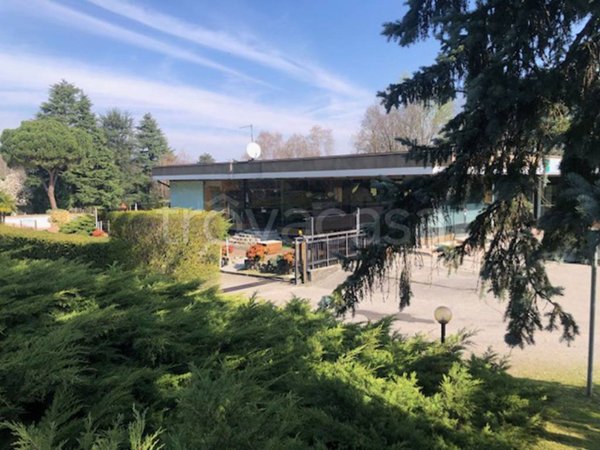 negozio in affitto a Varese in zona Giubiano