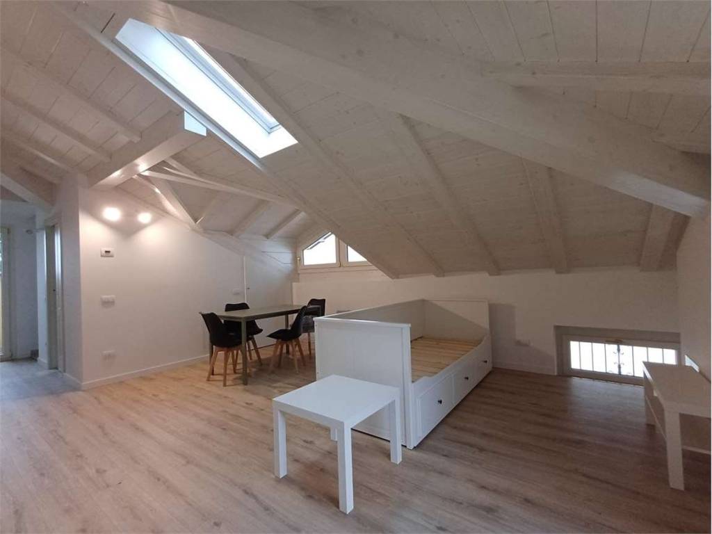 appartamento in affitto a Varese in zona Biumo