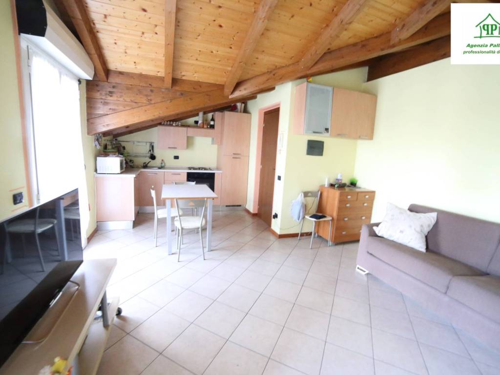 appartamento in affitto a Varese in zona Bosto