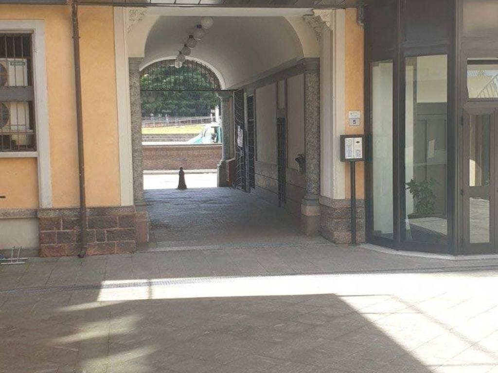 ufficio in affitto a Varese in zona Biumo
