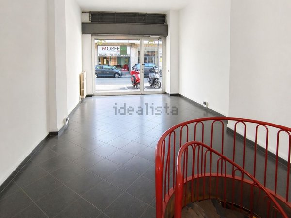 negozio in affitto a Varese in zona Centro Città
