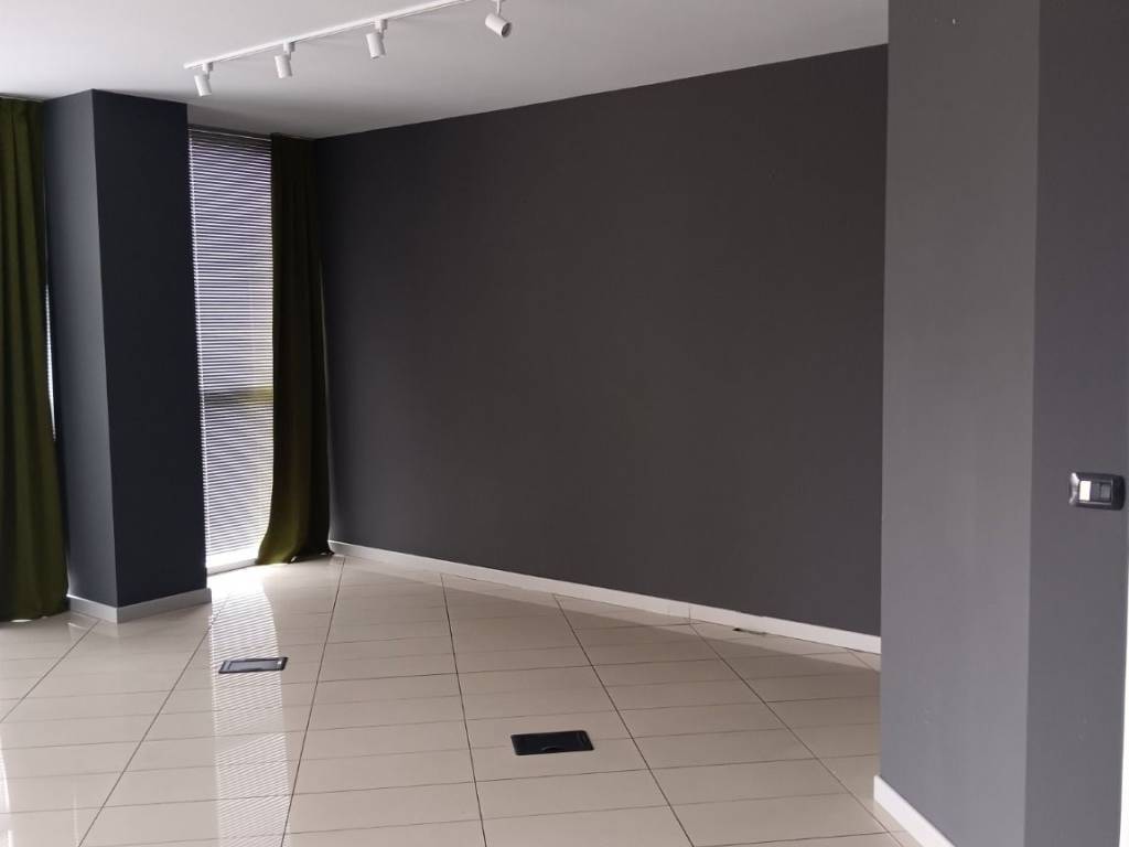 ufficio in affitto a Varese in zona Giubiano