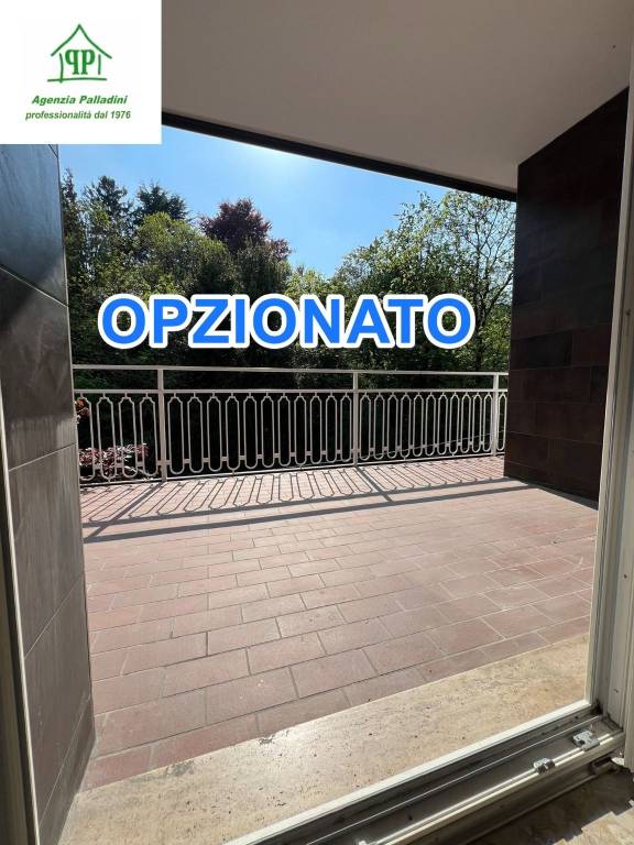 appartamento in affitto a Varese in zona Viale Aguggiari
