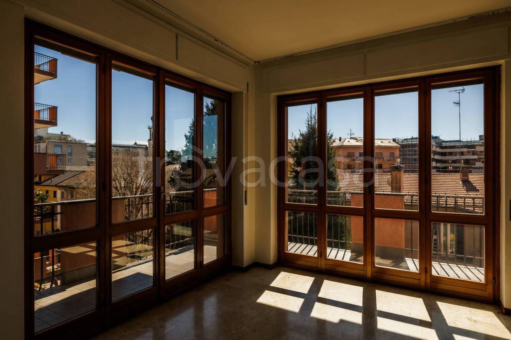 appartamento in affitto a Varese in zona Biumo