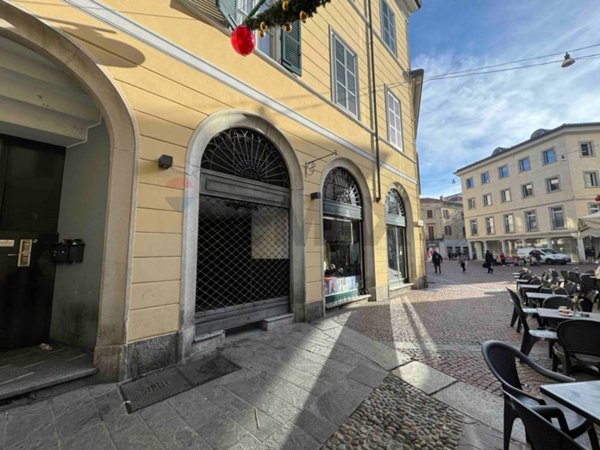 locale commerciale in affitto a Varese