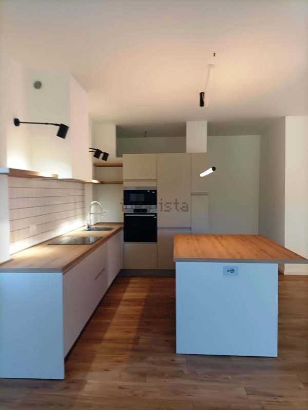 appartamento in affitto a Varese in zona Biumo