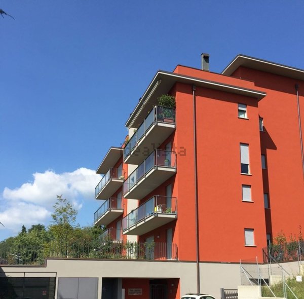 appartamento in affitto a Varese in zona Viale Aguggiari