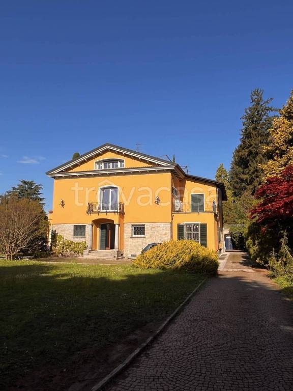 appartamento in affitto a Varese in zona Casbeno