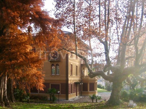 appartamento in affitto a Varese in zona Brunella