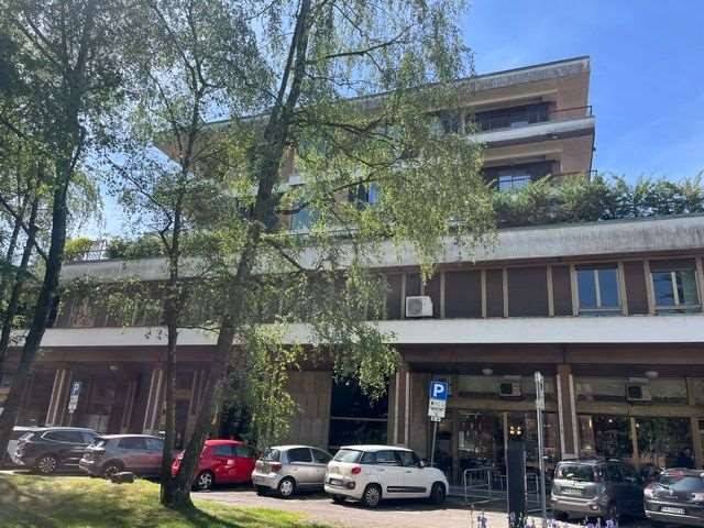 appartamento in affitto a Varese in zona Brunella
