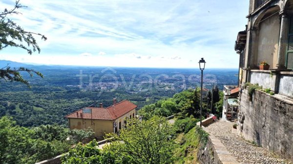 appartamento in affitto a Varese in zona Santa Maria del Monte