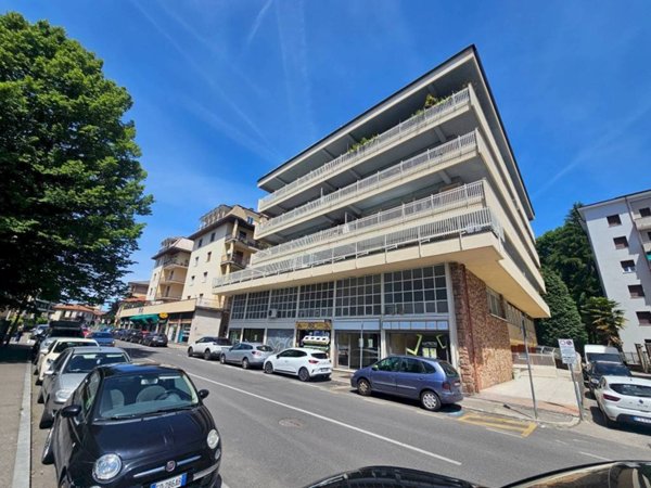 appartamento in affitto a Varese in zona Brunella