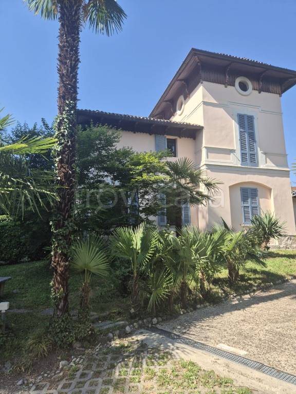 appartamento in affitto a Varese in zona Brunella