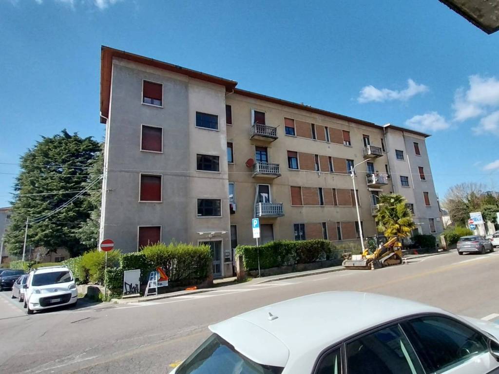 appartamento in affitto a Varese in zona Biumo