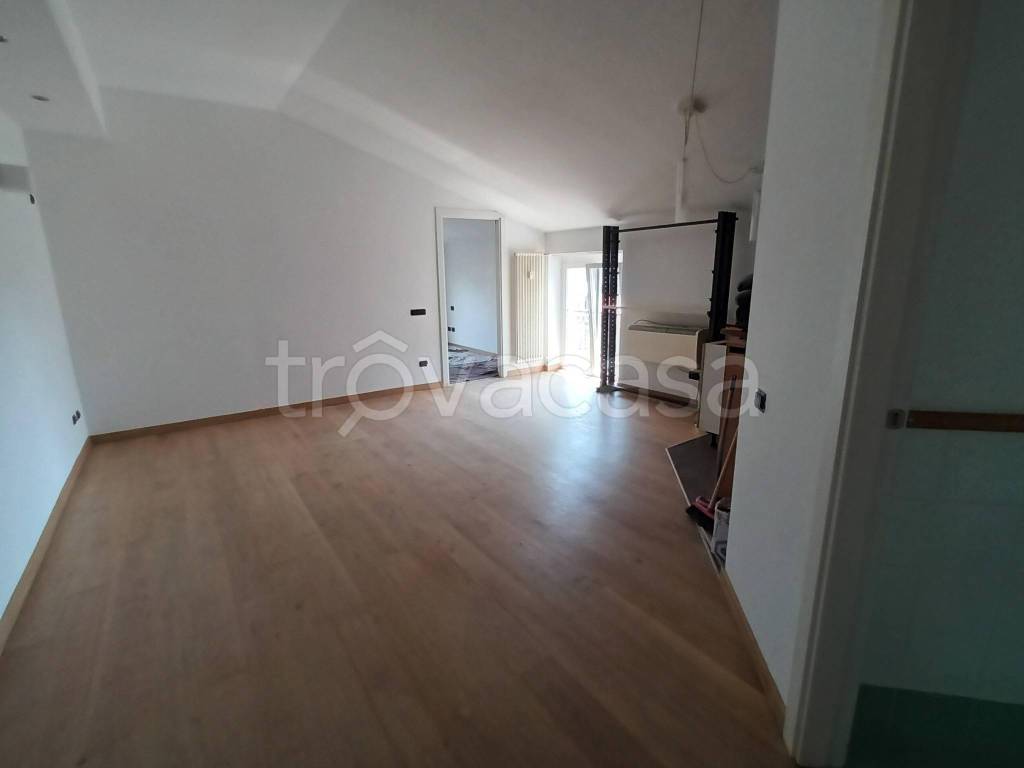 appartamento in affitto a Varese in zona Biumo