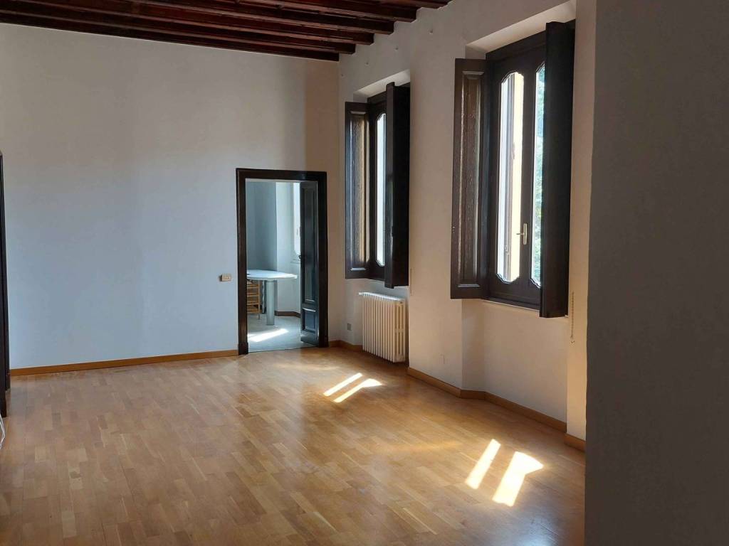 appartamento in affitto a Varese in zona Biumo