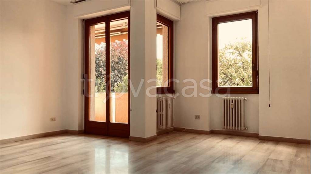appartamento in affitto a Varese in zona Brunella