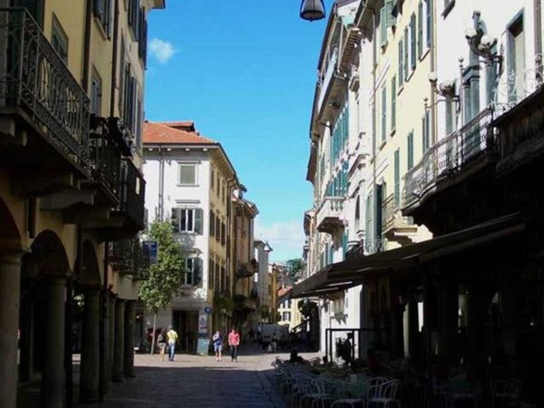 appartamento in affitto a Varese in zona Via Goldoni