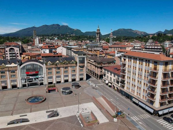 appartamento in affitto a Varese in zona Cartabbia