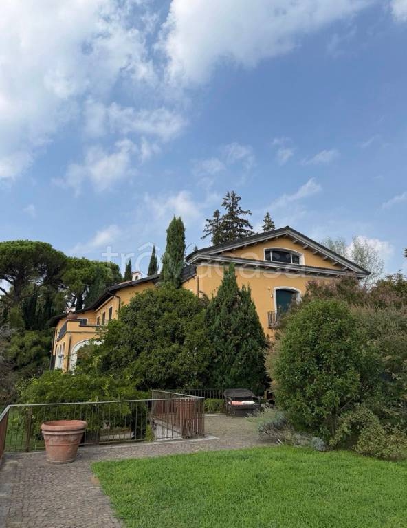 appartamento in affitto a Varese in zona Casbeno