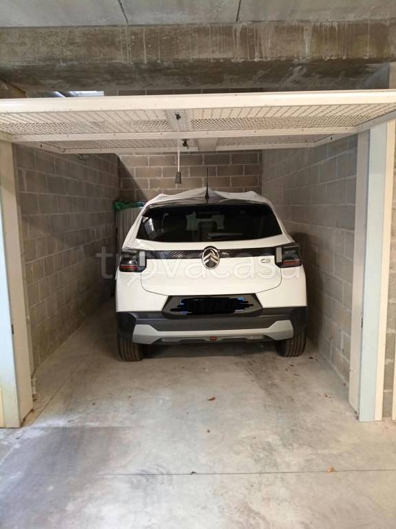 box auto in affitto a Varese in zona Casbeno