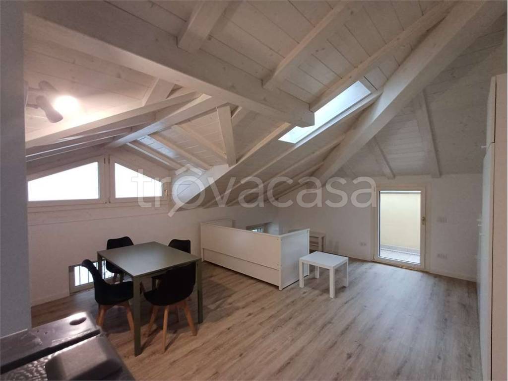 appartamento in affitto a Varese in zona Centro Città