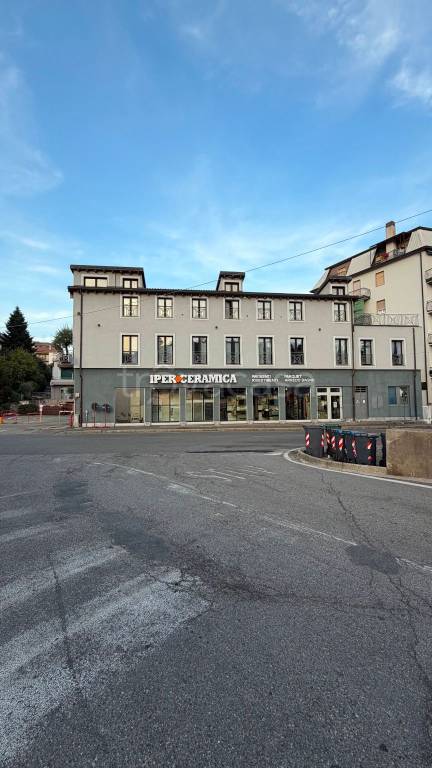 ufficio in affitto a Varese in zona Masnago