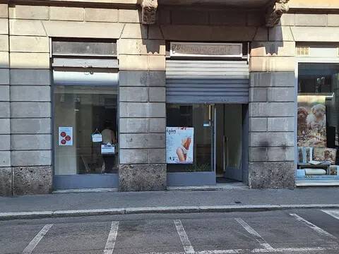 negozio in affitto a Varese in zona Biumo