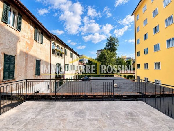 appartamento in affitto a Varese in zona Centro Città