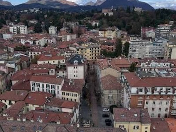 appartamento in affitto a Varese in zona Bizzozero