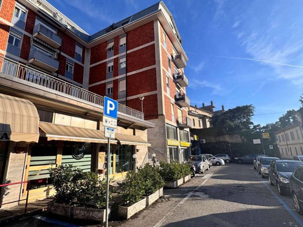 appartamento in affitto a Varese in zona Casbeno