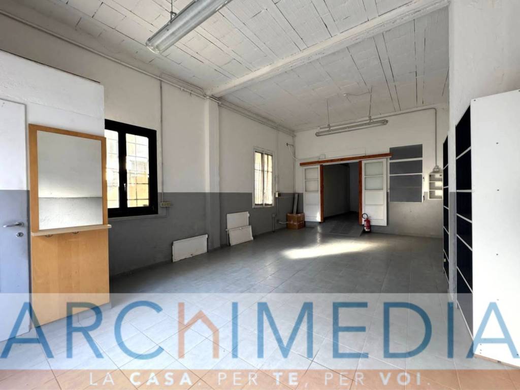 locale commerciale in affitto a Vedano Olona