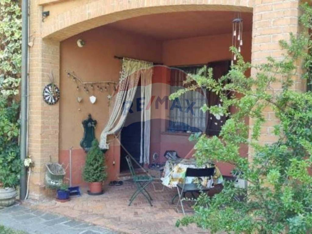 appartamento in affitto a Vergiate in zona Cuirone