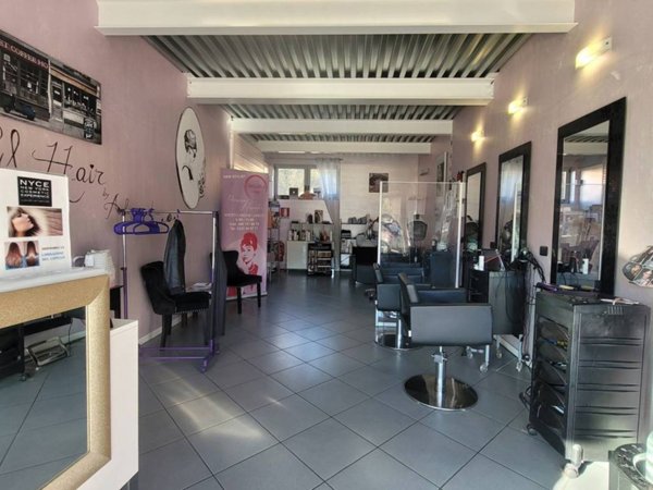 negozio in affitto a Vergiate