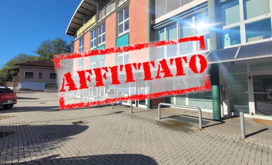 negozio in affitto a Vergiate in zona Sesona