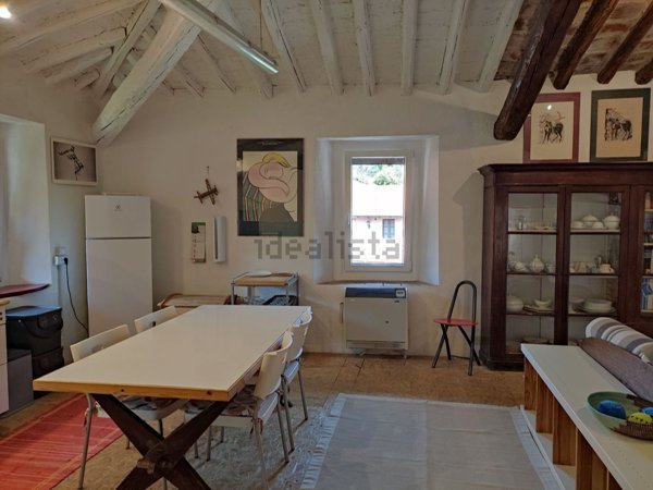 appartamento in affitto a Vergiate in zona Cuirone