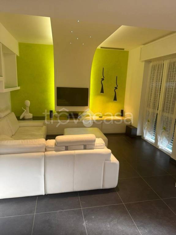 appartamento in affitto a Viggiù in zona Baraggia