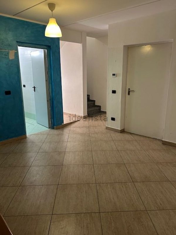 casa indipendente in affitto a Viggiù in zona Baraggia