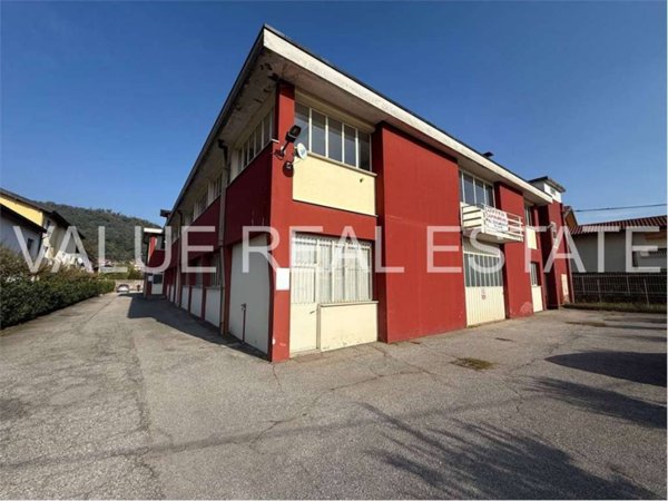 locale commerciale in affitto a Sangiano
