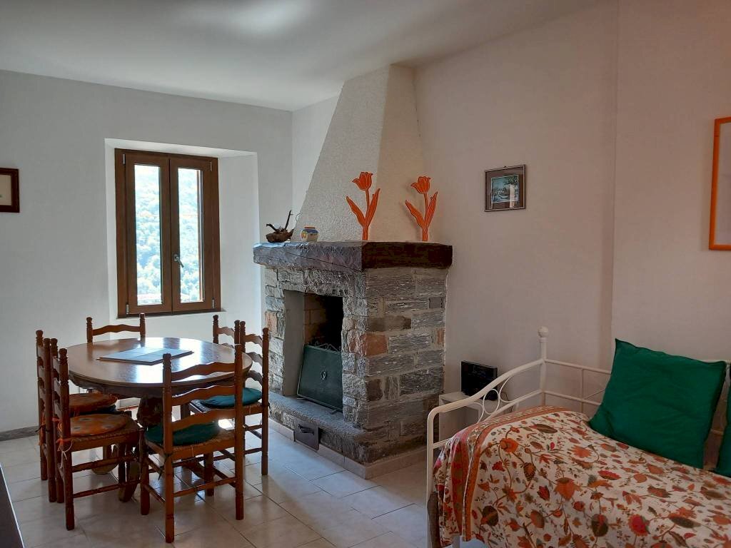 casa indipendente in affitto a Maccagno con Pino e Veddasca in zona Garabiolo