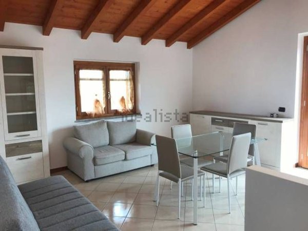 appartamento in affitto a Cadrezzate con Osmate