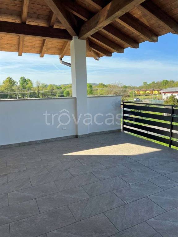 appartamento in affitto a Cadrezzate con Osmate