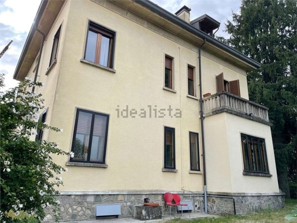 casa indipendente in affitto a Cadrezzate con Osmate in zona Osmate