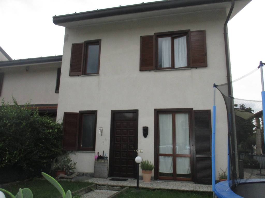 casa indipendente in affitto ad Alserio